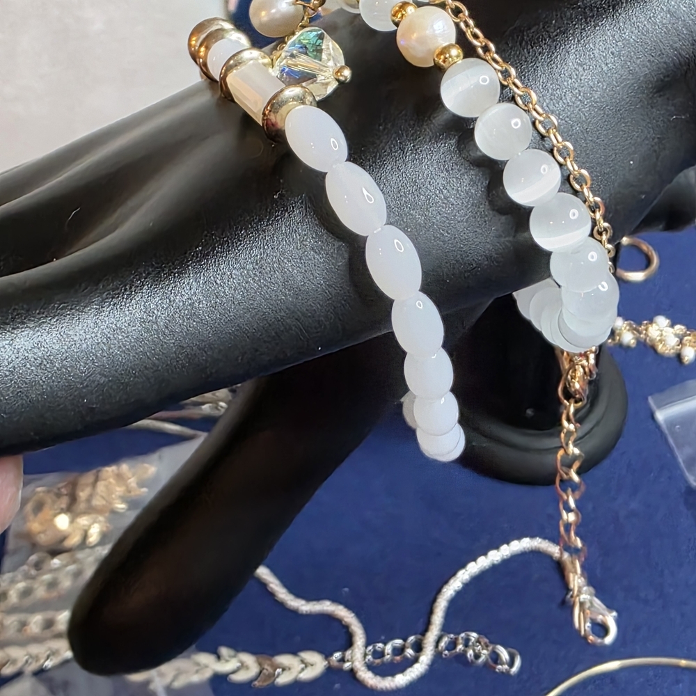 3pc White & Gold Beaded Bracelet Set Crystal Heart Charm Stone Glass Pieces 601 - Picture 5 of 7